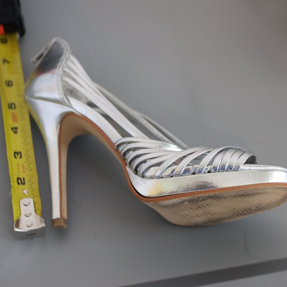 Chinese Laundry Imagine Silver Strappy Heels Size 7.5 Zip Back - Picture 8 of 14
